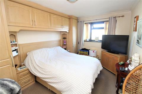 2 bedroom detached bungalow for sale - Daleside Avenue, Wrexham