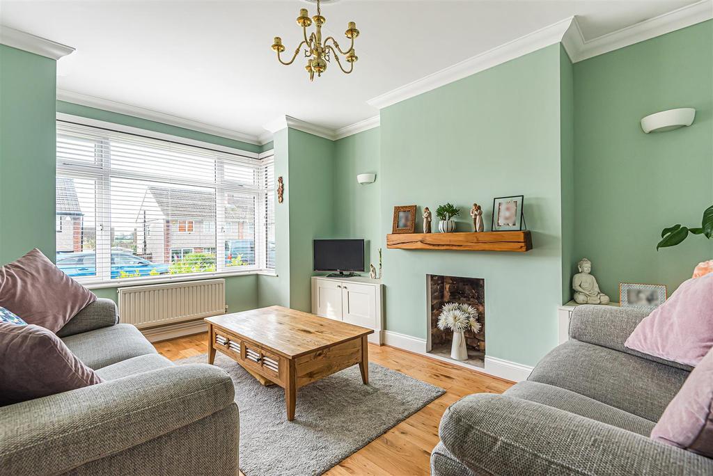 Ash Grove, Killay, Swansea 3 bed semidetached house £269,950