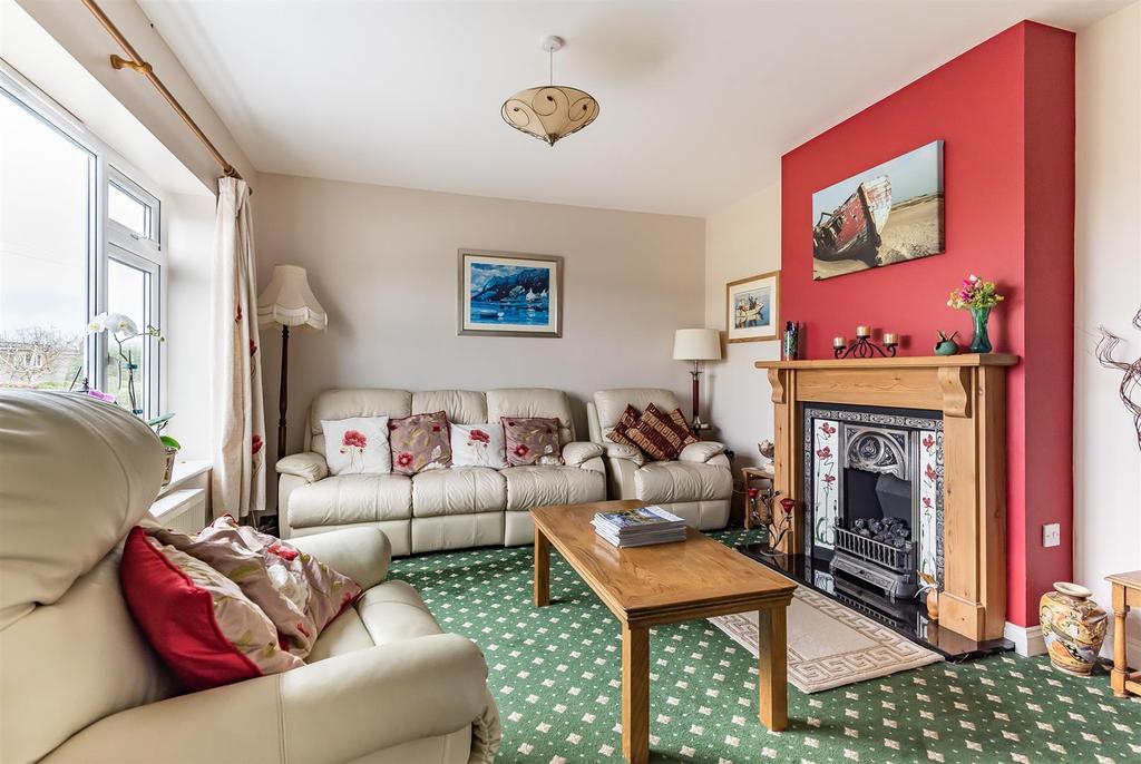 Lynhurst Avenue, Sticklepath, Barnstaple 3 bed semidetached house £