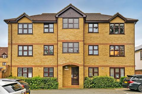 27 Adelina Mews, London, SW12 0BG