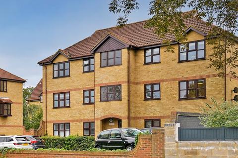 27 Adelina Mews, London, SW12 0BG