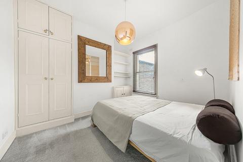 49b Solon Road, London, SW2 5UU