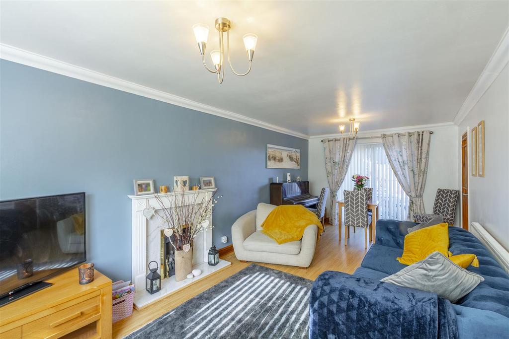 Lounge/Dining Room