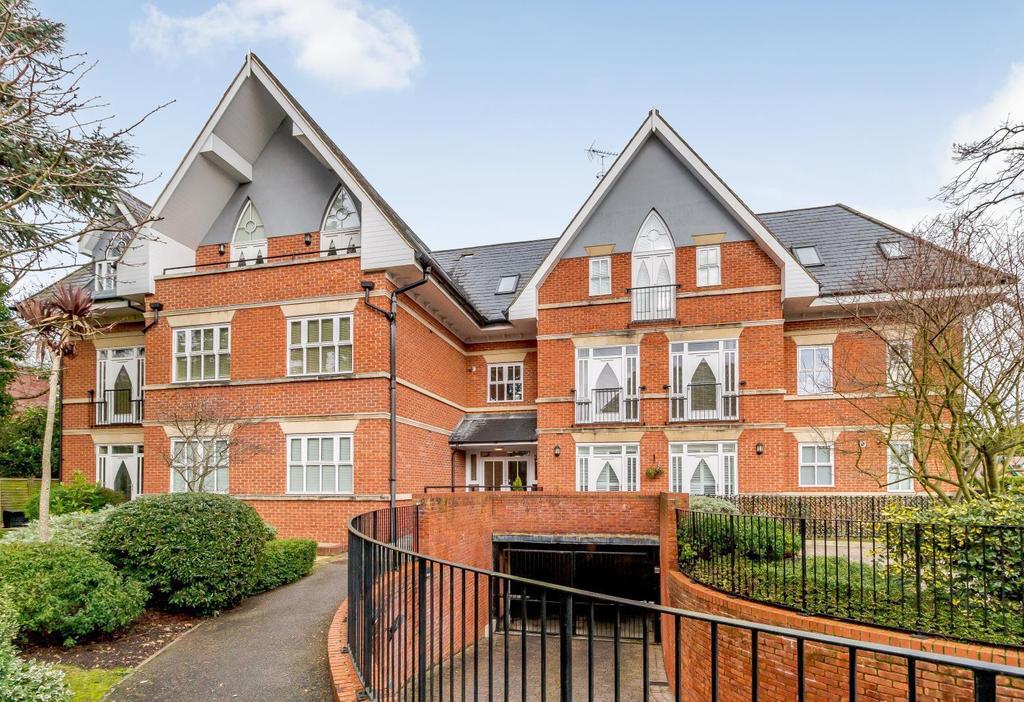 Ascent House, Ellesmere Road, Weybridge, KT13 2 bed flat £550,000