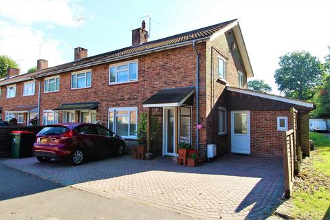 32 Town Mead, Crawley, RH11 7EF