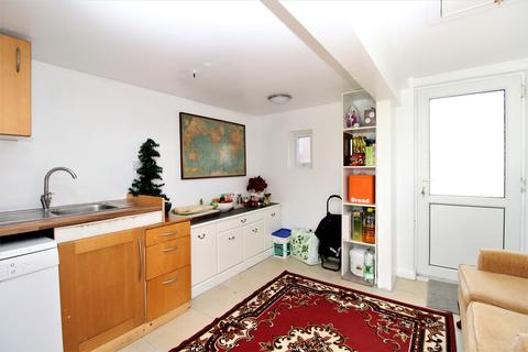 32 Town Mead, Crawley, RH11 7EF