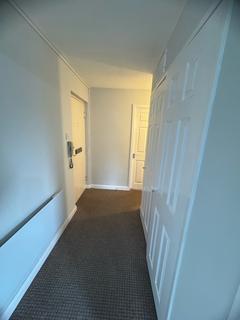 2 bedroom flat to rent, Bradford Road, Shipley, West Yorkshire, BD18