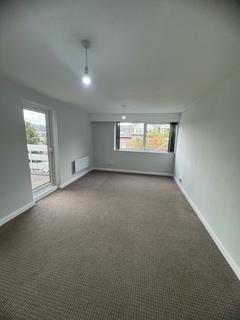 2 bedroom flat to rent, Bradford Road, Shipley, West Yorkshire, BD18