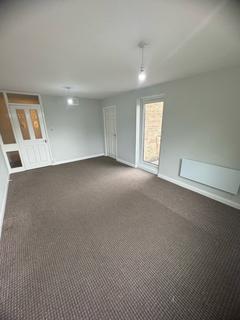 2 bedroom flat to rent, Bradford Road, Shipley, West Yorkshire, BD18