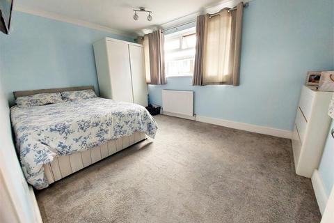 21 Acre Gate, High Green, Sheffield, S35 4FT