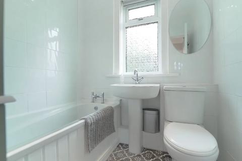 100 Randolph Drive, Clarkston, Glasgow, G76 8AP