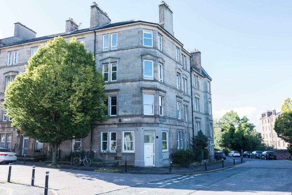 Dundee Terrace, Polwarth, Edinburgh, EH11 2 bed flat £1,250 pcm (£288 pw)