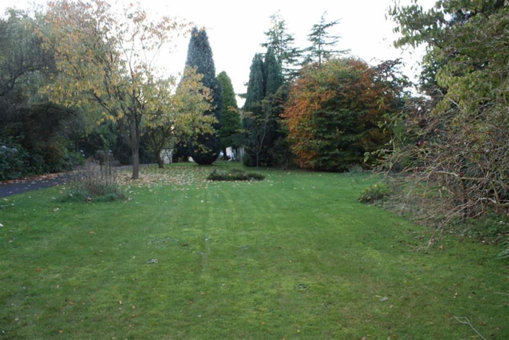 The Rise, Ponteland Newcastle Upon Tyne 4 bed detached bungalow £300,000