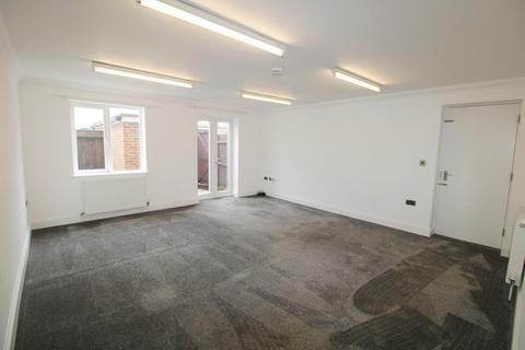 Studio to rent - Roumelia Lane, Bournemouth BH5