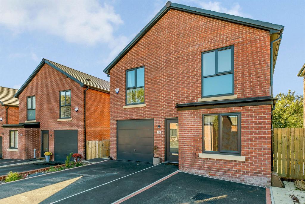 Springwood Gardens, Burncross, Sheffield S35 4LN 4 bed detached house