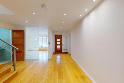 4 bedroom detached house to rent, Waterbrook Lane, hendon, NW4