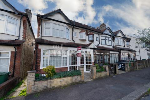 108 Whitehall Gardens, London, E4 6EJ