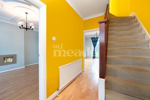 108 Whitehall Gardens, London, E4 6EJ