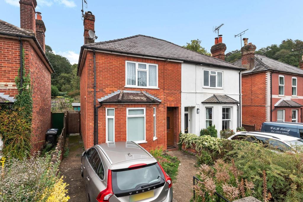 Peperharow Road, Godalming, GU7 3 bed semidetached house £595,000