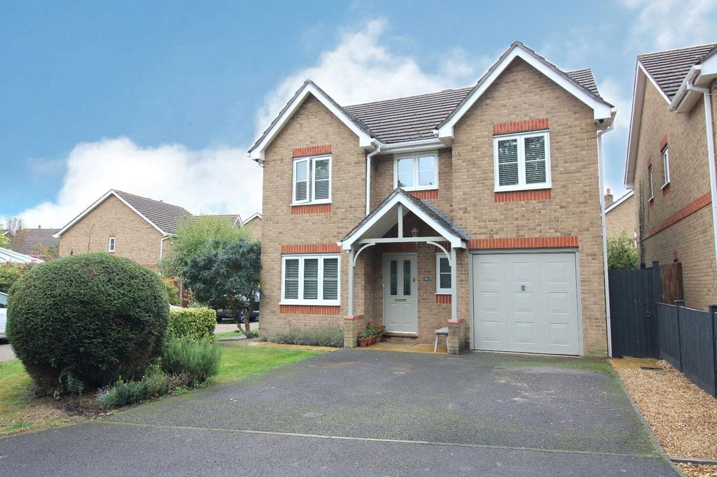 Stag Way, Funtley, Fareham, Hampshire, PO15 4 bed detached house £460,000