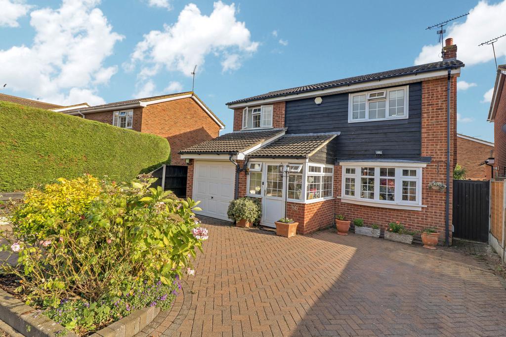 Southendonsea, SS3 4 bed detached house £525,000