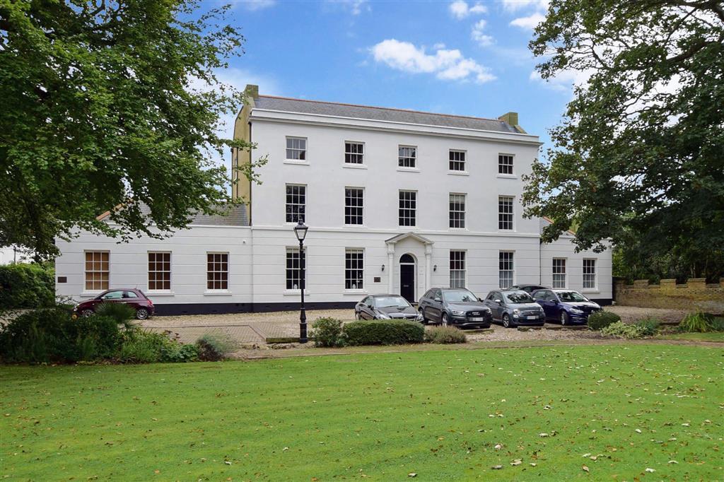 Ramsgate Road, Sarre, Birchington, Kent 2 bed apartment £300,000
