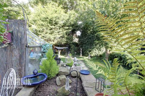 59 Deerlands Mount, Sheffield, S5 9QB