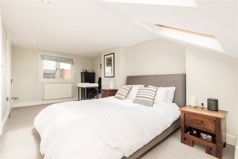 72 Alexandra Road, Richmond, TW9 2BS