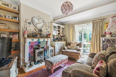 17 Rydens Way, Woking, GU22 9DD