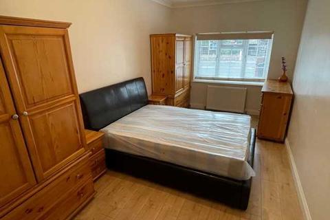2 bedroom semi-detached house to rent - Lampton Road, Hounslow
