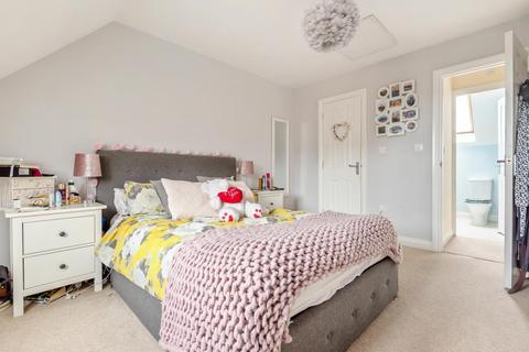 56 Padstow Road, Swindon, SN2 2EG