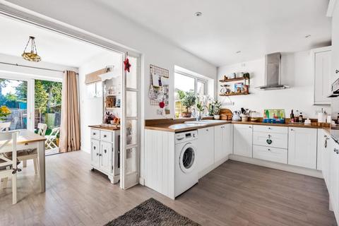 5 Fox Covert, Lightwater, GU18 5TU