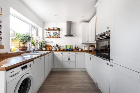 5 Fox Covert, Lightwater, GU18 5TU