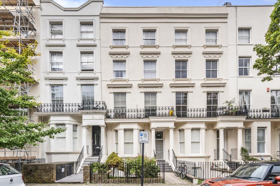 BELGRAVE GARDENS, ST JOHN'S WOOD, NW8 2 bed flat - £800,000