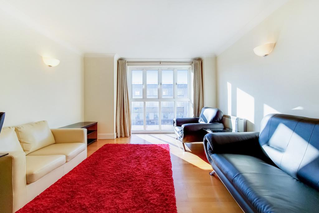 Clapham High Street, London, SW4 2 bed flat £1,746 pcm (£403 pw)