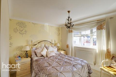 12 Tindall Mews, Hornchurch, RM12 4WW