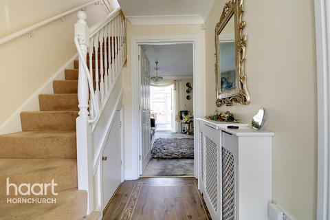 12 Tindall Mews, Hornchurch, RM12 4WW