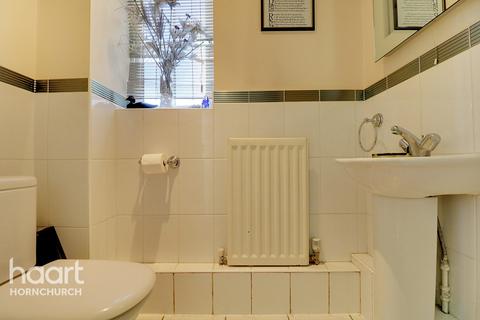12 Tindall Mews, Hornchurch, RM12 4WW