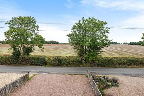 Pembroke Middletown Lane, Studley, B80 7PN