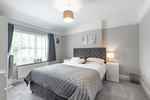 Pembroke Middletown Lane, Studley, B80 7PN