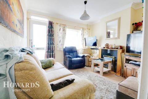 68 Queens Road, Lowestoft, NR32 1TD