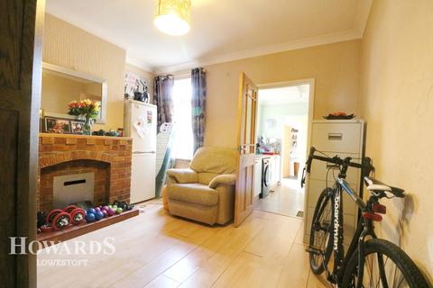 68 Queens Road, Lowestoft, NR32 1TD