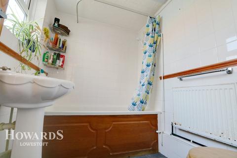 68 Queens Road, Lowestoft, NR32 1TD