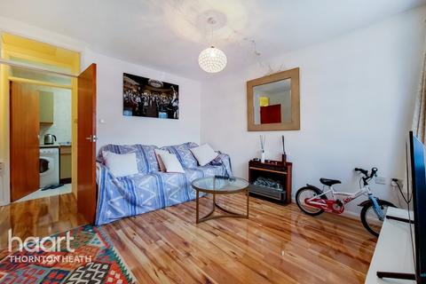 28 Bletchingley Close, Thornton Heath, CR7 7HT