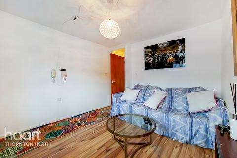 28 Bletchingley Close, Thornton Heath, CR7 7HT