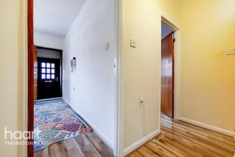 28 Bletchingley Close, Thornton Heath, CR7 7HT