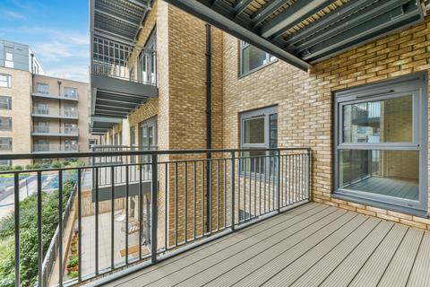 2 bedroom apartment to rent, Fermont House, Beaufort Sqaure, Colindale, NW9