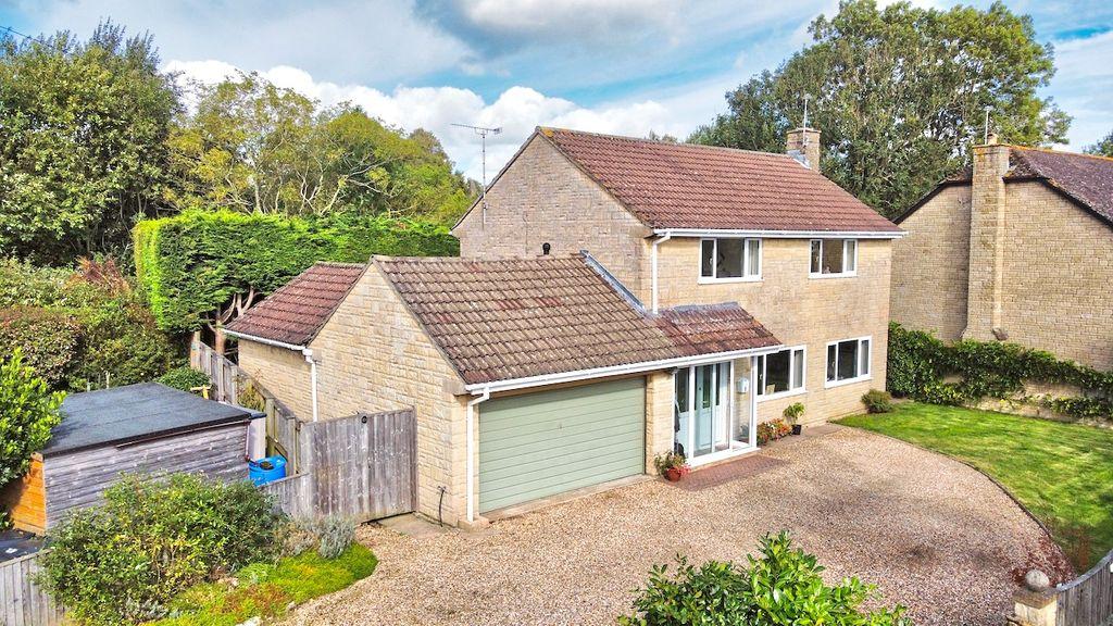 Summerlands, Yeovil BA21 3AL 4 bed detached house £390,000