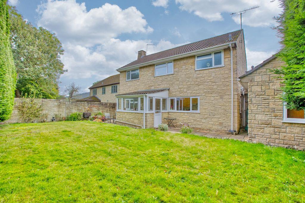 Summerlands, Yeovil BA21 3AL 4 bed detached house £390,000