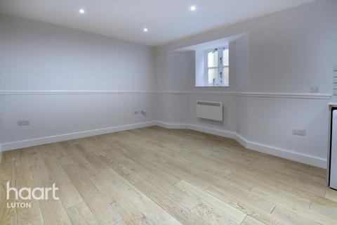 Flat 1, Great Downs, 2b Downs Road, Luton, LU1 1QD